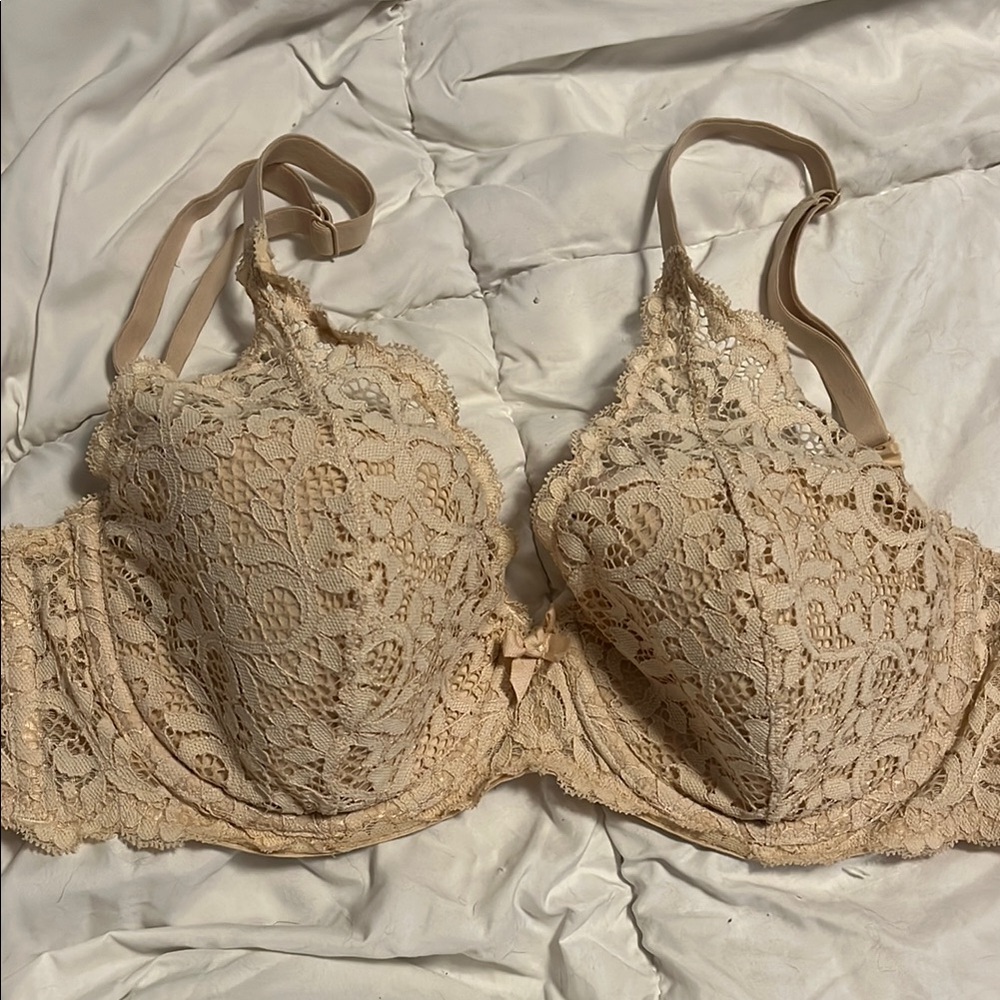 Victoria's Secret Cream Lace Demi Bra with Underwire - Wear Any Way Strap 34D